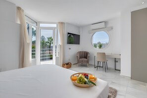 4 bedrooms, free WiFi, bed sheets