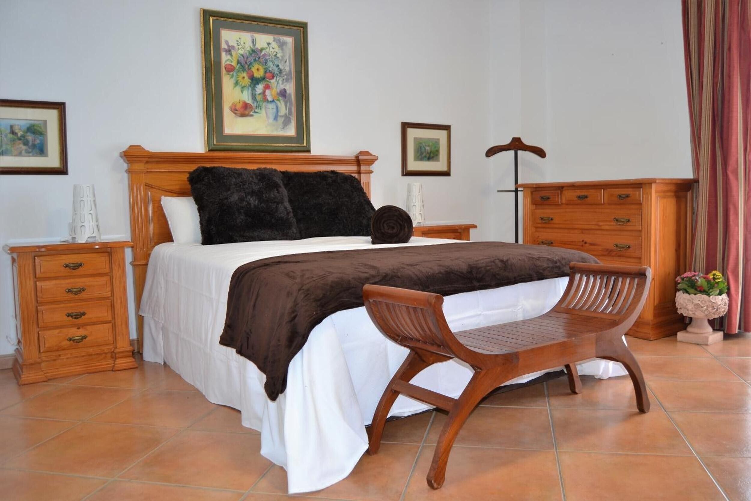 4 chambres, fer et planche à repasser, Wi-Fi gratuit, draps fournis