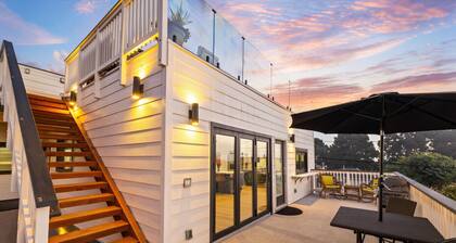 Brand New, Ocean/City Views, 2 Decks, AC, Parking!