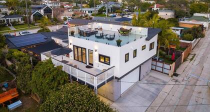 Brand New, Ocean/City Views, 2 Decks, AC, Parking!