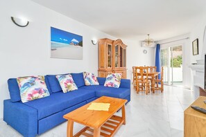 TV - Apartment 'Alina' with Sea View, Wi-Fi and Air Conditioning (Nerja)