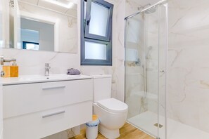 تجهيزات دش، مجففات شعر، مناشف