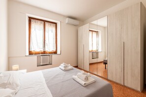 2 quartos, Wi-Fi de cortesia, roupa de cama