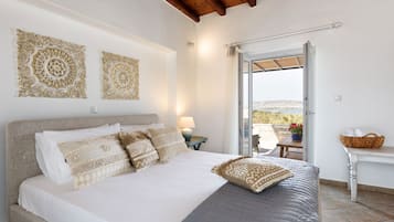 3 slaapkamers, een strijkplank/strijkijzer, gratis wifi, beddengoed