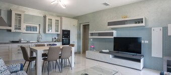 Villa 'La Casa Vacanza Dei Sogni' with Terrace, Wi-Fi and Air Conditioning