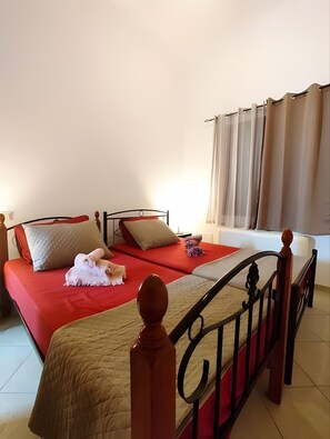 2 bedrooms, iron/ironing board, free WiFi, bed sheets