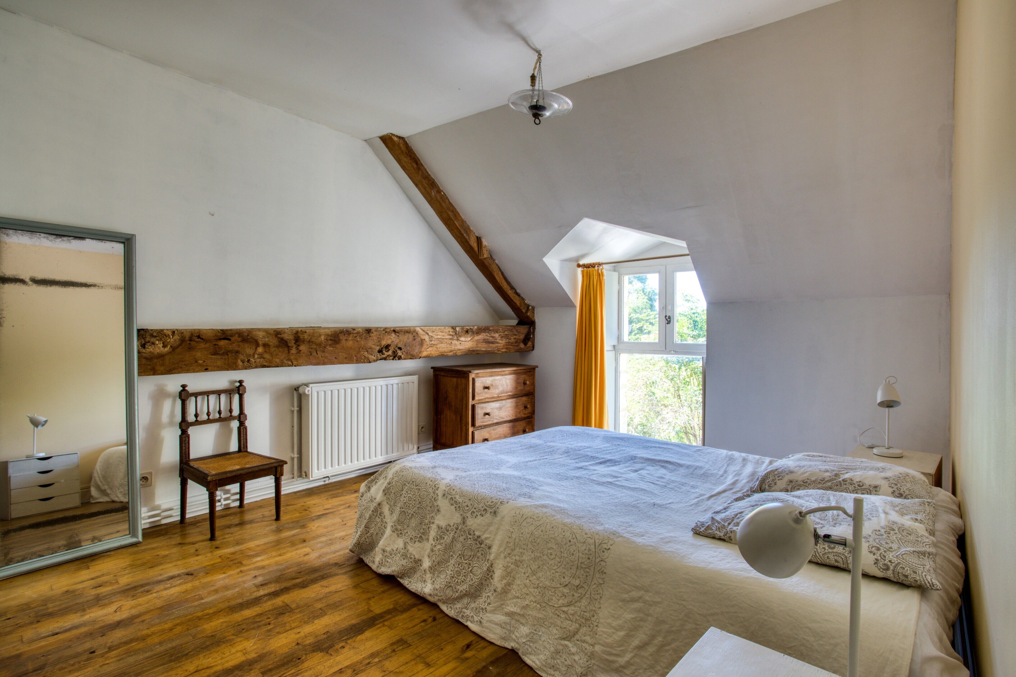 5 habitaciones, tabla de planchar con plancha y wifi gratis 