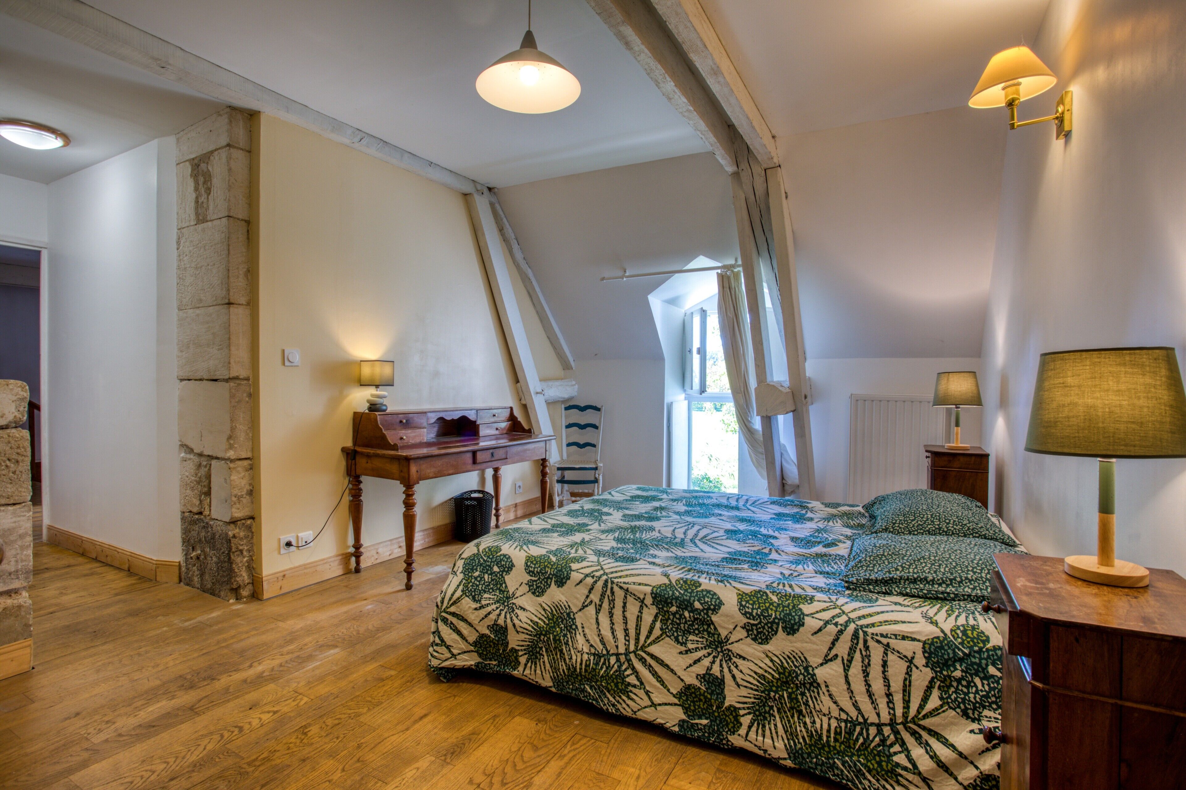 5 chambres, fer et planche à repasser, Wi-Fi gratuit, draps fournis