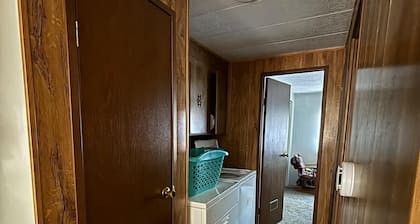 Dorothy's Hideaway, 3 Bed, 2 Bath, Near Devils Tower National Monument.