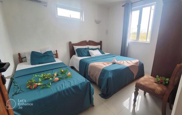 5 Schlafzimmer, Bügeleisen/Bügelbrett, kostenloses WLAN, Bettwäsche