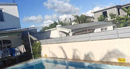 Cozy villa in Grand Baie with WiFi, AC,jacuzzi and swimming pool