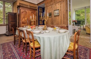 تناول الطعام