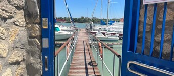 Boat 'En El Corazón Del Puerto' with Sea View, Wi-Fi and Air Conditioning