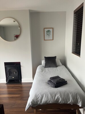 1 Schlafzimmer, Bügeleisen/Bügelbrett, Reisekinderbett, kostenloses WLAN