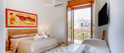 1 bedroom, iron/ironing board, free WiFi, bed sheets