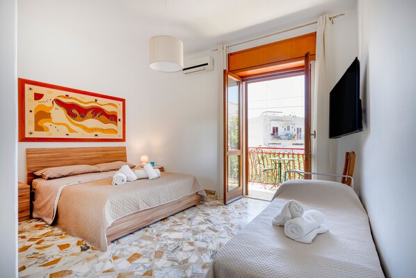 1 chambre, fer et planche à repasser, Wi-Fi gratuit, draps fournis