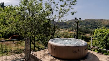 Bañera de hidromasaje exterior