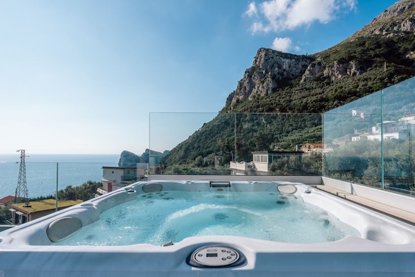 Bain à remous extérieur