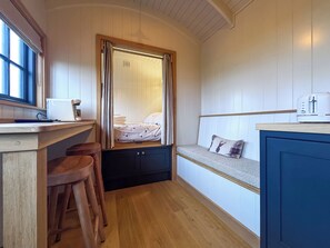 1 bedroom, free WiFi, bed sheets - Shepherds Hut - UK49729 (King&rsquo;s Lynn)