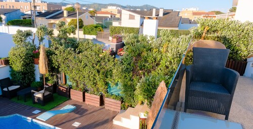 Holiday Home 'Casa Esposende' with Private Pool, Private Garden and Wi-Fi