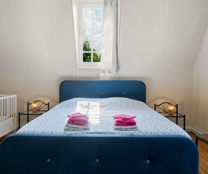 3 makuuhuonetta, vauvan matkasänky, ilmainen Wi-Fi