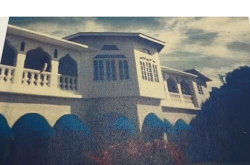 Spacious 9-bedroom house with WiFi & AC in amazing St Jago Heights Spanish Town