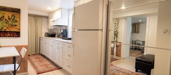 Charming 1-bedroom beautifully furnished apartment in quaint Roslyn w/Parking