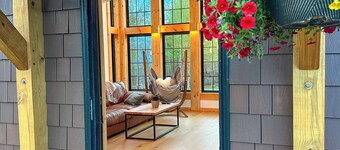 Modern Chalet by Mt. Sunapee