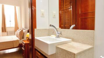 Apartment | Bathroom