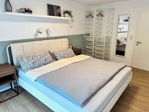 2 habitaciones, tabla de planchar con plancha, wifi y ropa de cama 