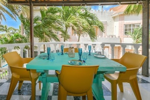Outdoor dining