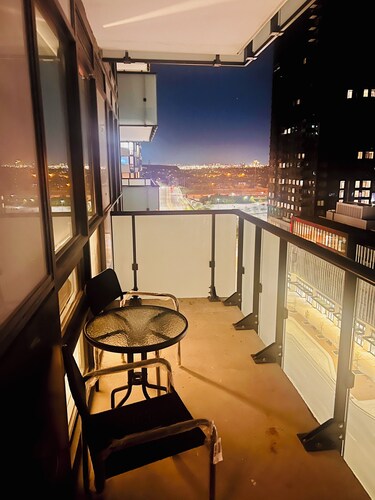 Luxury 1BR Condo | Sophisticated & Stylish Stay by Square One