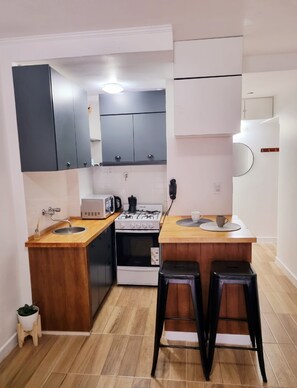 Microwave, oven, stovetop, coffee/tea maker