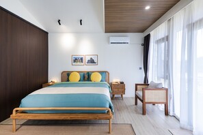 Luksusvilla, bassengutsikt | Sengetøy av topp kvalitet, memory foam-senger og safe på rommet