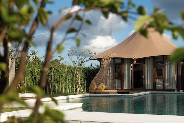 Premium bedding, memory foam beds, in-room safe, individually decorated