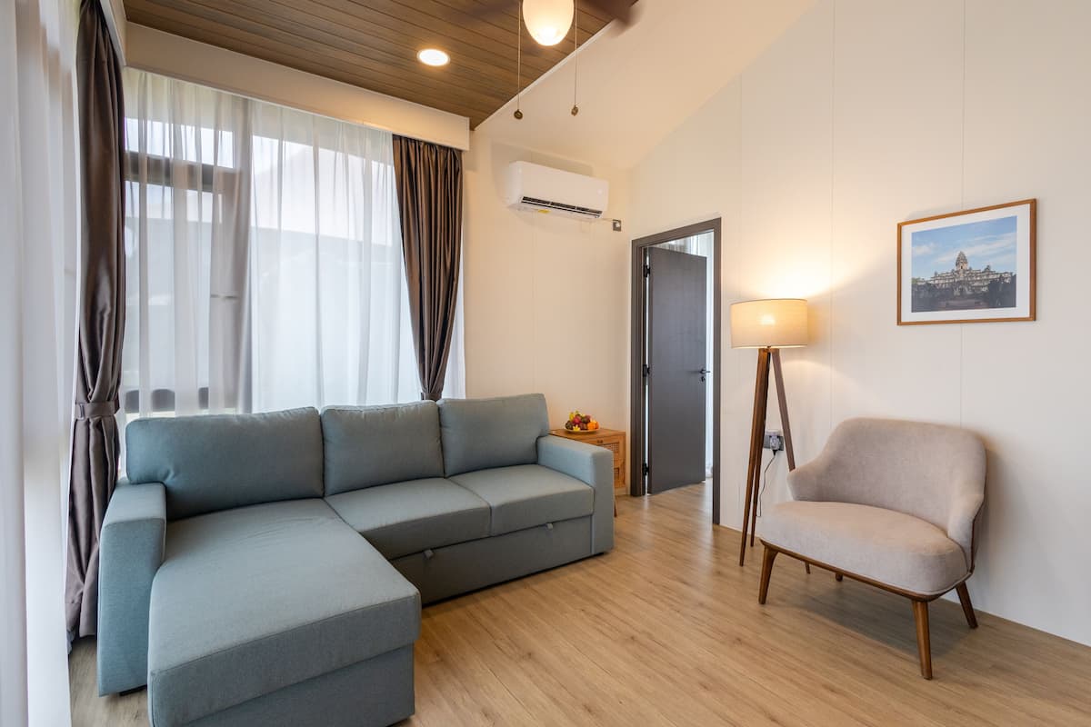 ห้องเอ็กเซกคิวทีฟสวีท, วิวสระว่ายน้ำ | ผ้าปูที่นอนฝ้ายอียิปต์, เครื่องนอนระดับพรีเมียม, ตู้นิรภัยในห้องพัก