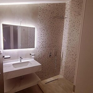 Bathroom - Hotel Noel  (Vlora)