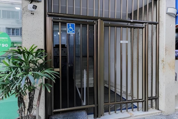 Fachada de la propiedad