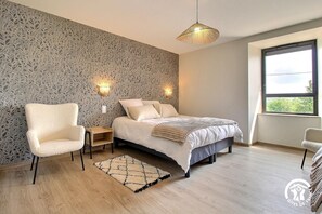 6 Schlafzimmer, Bügeleisen/Bügelbrett, Reisekinderbett, kostenloses WLAN