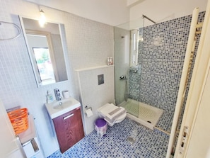 Apartment, Ground Floor | Bathroom | Shower, hair dryer, towels, soap - Kainon Asti (Lefkada)