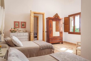 Deluxe Quadruple Room, Garden View