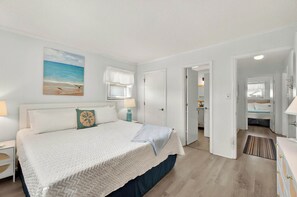 4 bedrooms, desk, free WiFi