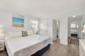 4 bedrooms, desk, free WiFi