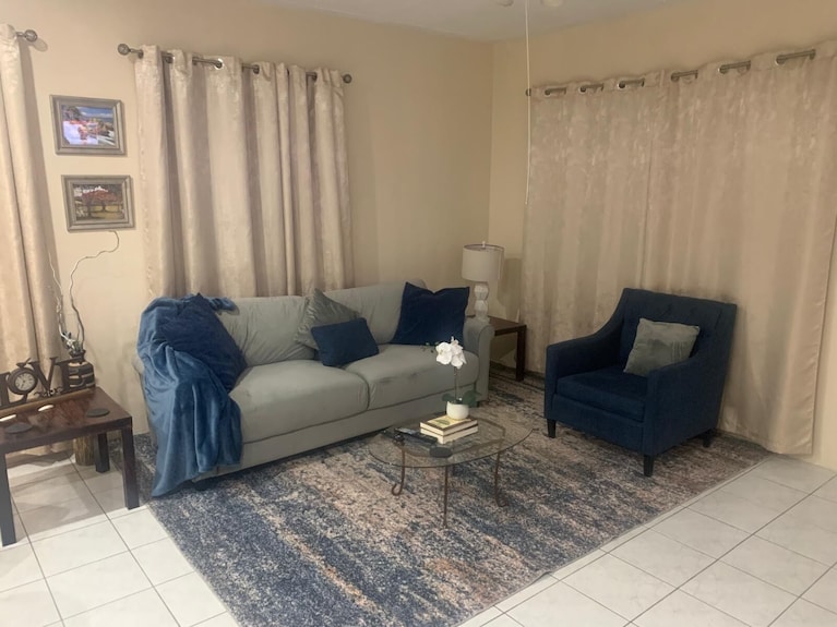 Cozy Island Getaway 5 Mins To Beach | Chef & Transport Available - Nassau