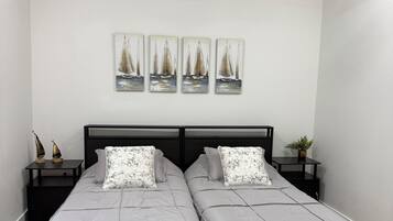 3 bedrooms, iron/ironing board, WiFi, bed sheets