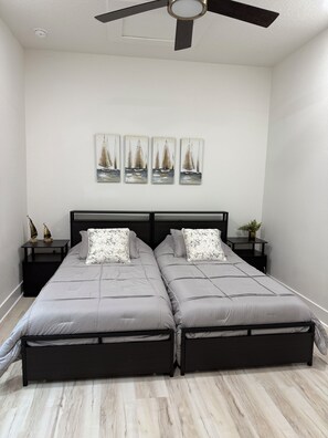 3 bedrooms, iron/ironing board, WiFi, bed sheets