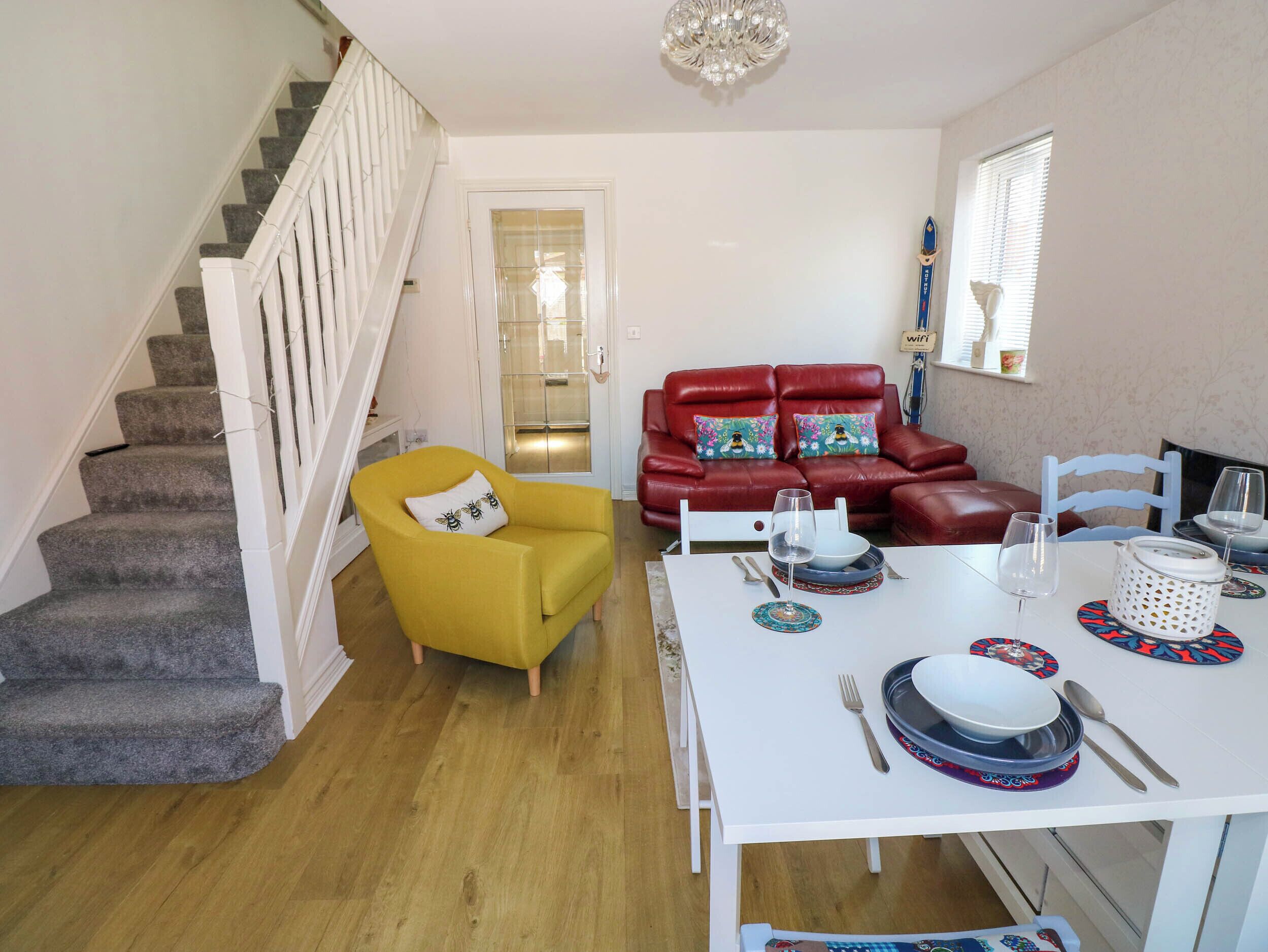 Ty Bach Twt Llanelli, Pet Friendly, With A Garden In Llanelli - Llanelli
