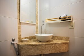 Bathroom - SUH Copacabana 62 (Rio de Janeiro)