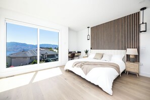 4 室のベッドルーム、アイロン / アイロン台、WiFi、ベッドシーツ