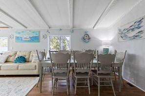 Dining - Starfish2 - Pet Friendly, 3-BR Unit in OceanSide Village, Surfside Beach (Myrtle Beach)